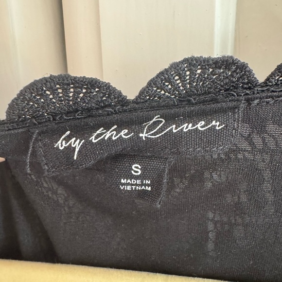 Chic Black Lace Midi Dress - Picture 4 of 4